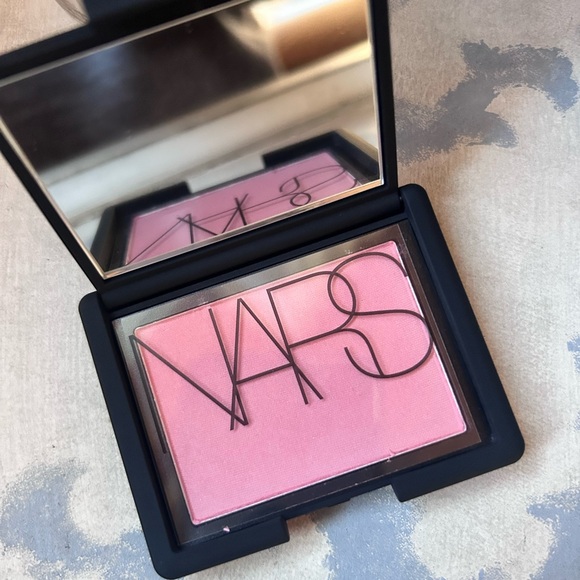 NARS Powder Blush in color Deep Throat - Luxury Cosmetics Soft Golden Pink NEW - Picture 3 of 10